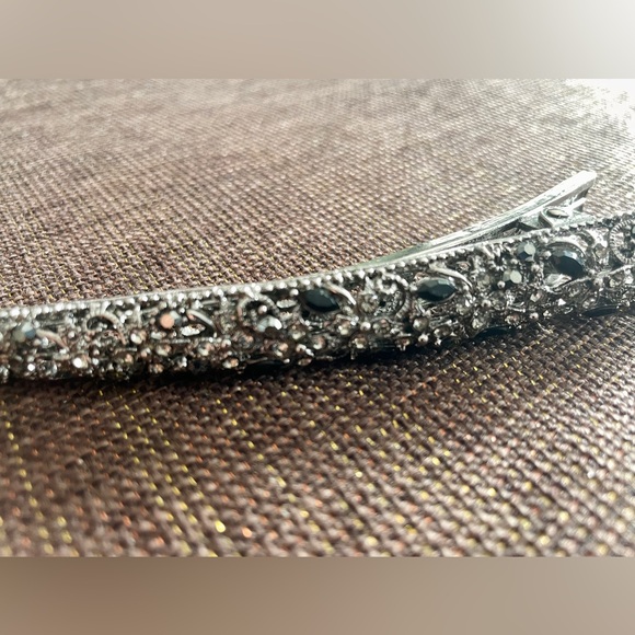 Jewelled Hairclip - Picture 3 of 5